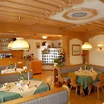 Kirchgasser Guest house 4*